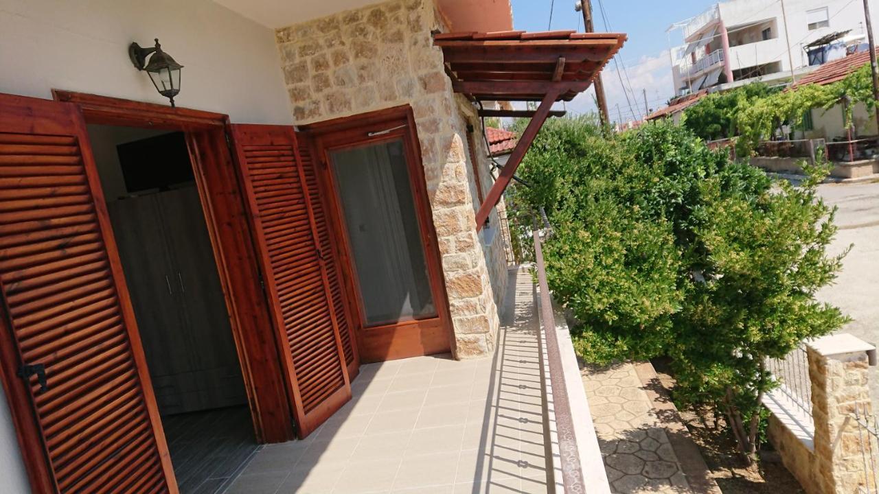 Apartamento Stone House With Seaview Nea Poteidaia Exterior foto