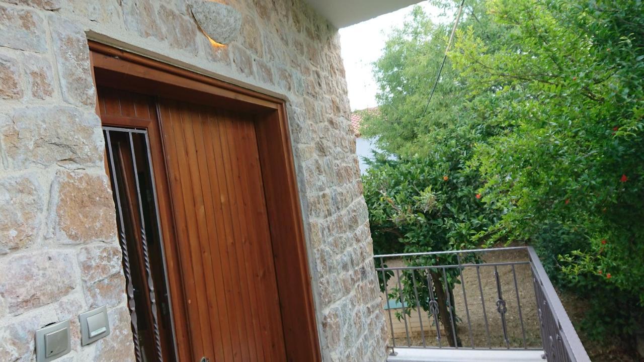 Apartamento Stone House With Seaview Nea Poteidaia Exterior foto