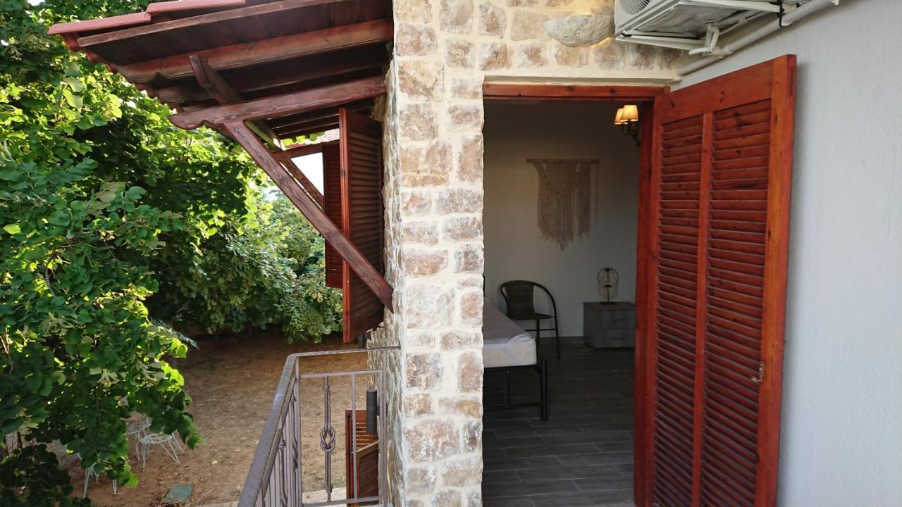 Apartamento Stone House With Seaview Nea Poteidaia Exterior foto