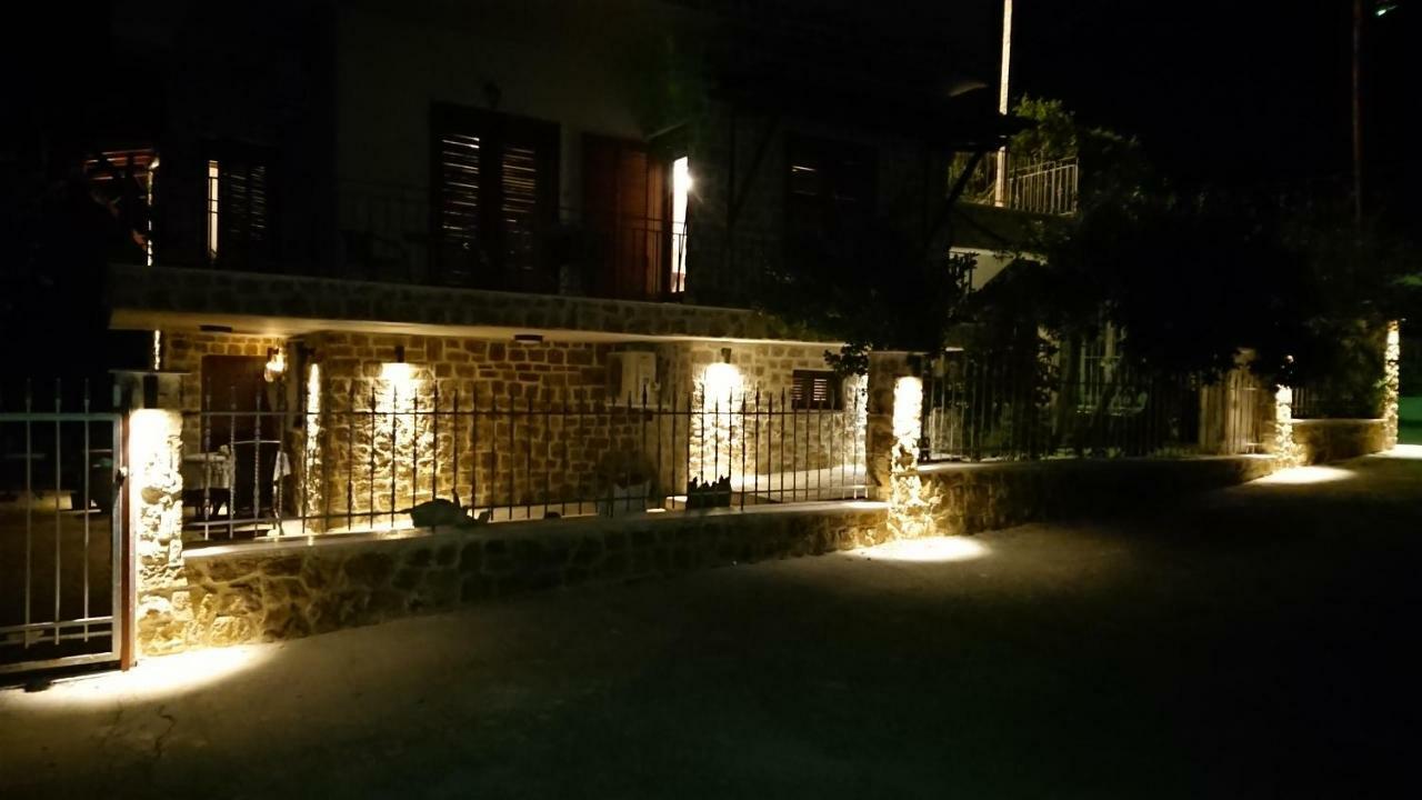 Apartamento Stone House With Seaview Nea Poteidaia Exterior foto