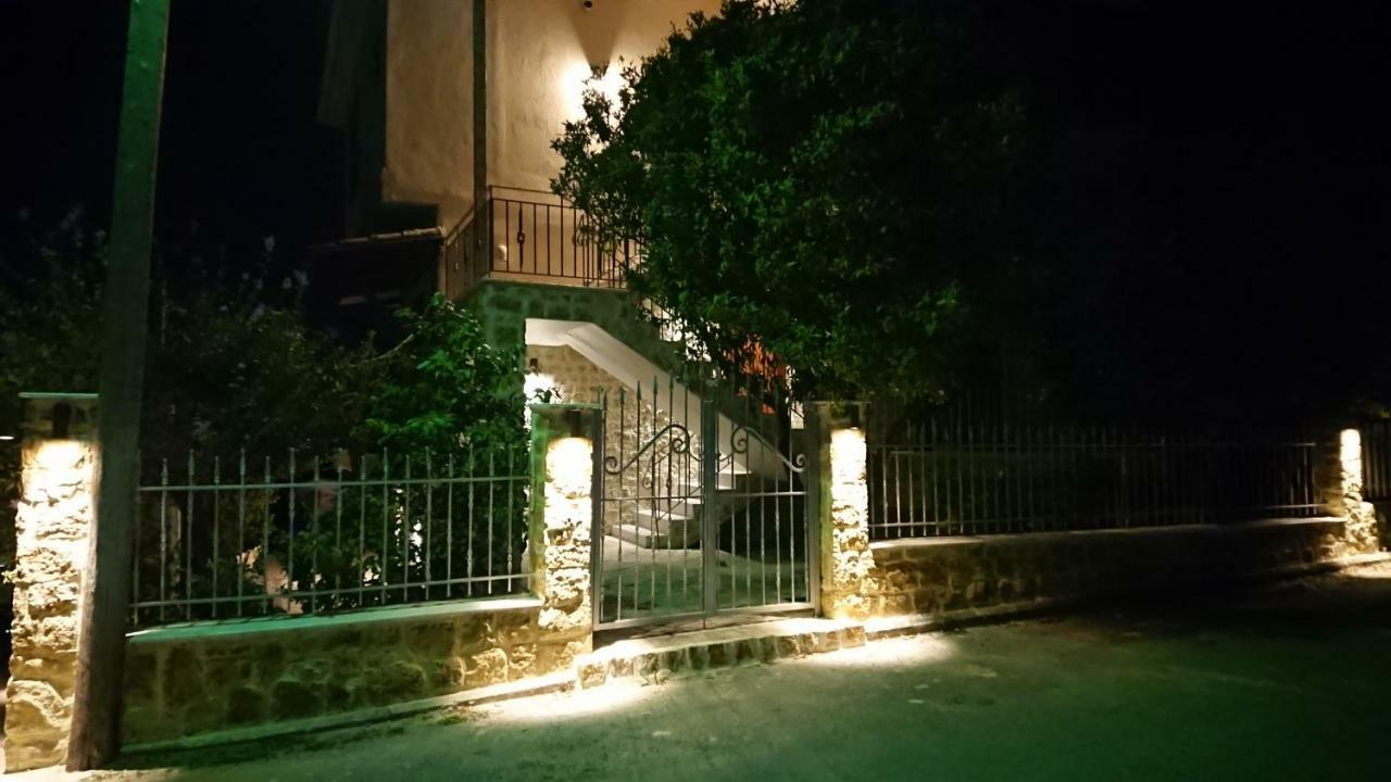 Apartamento Stone House With Seaview Nea Poteidaia Exterior foto