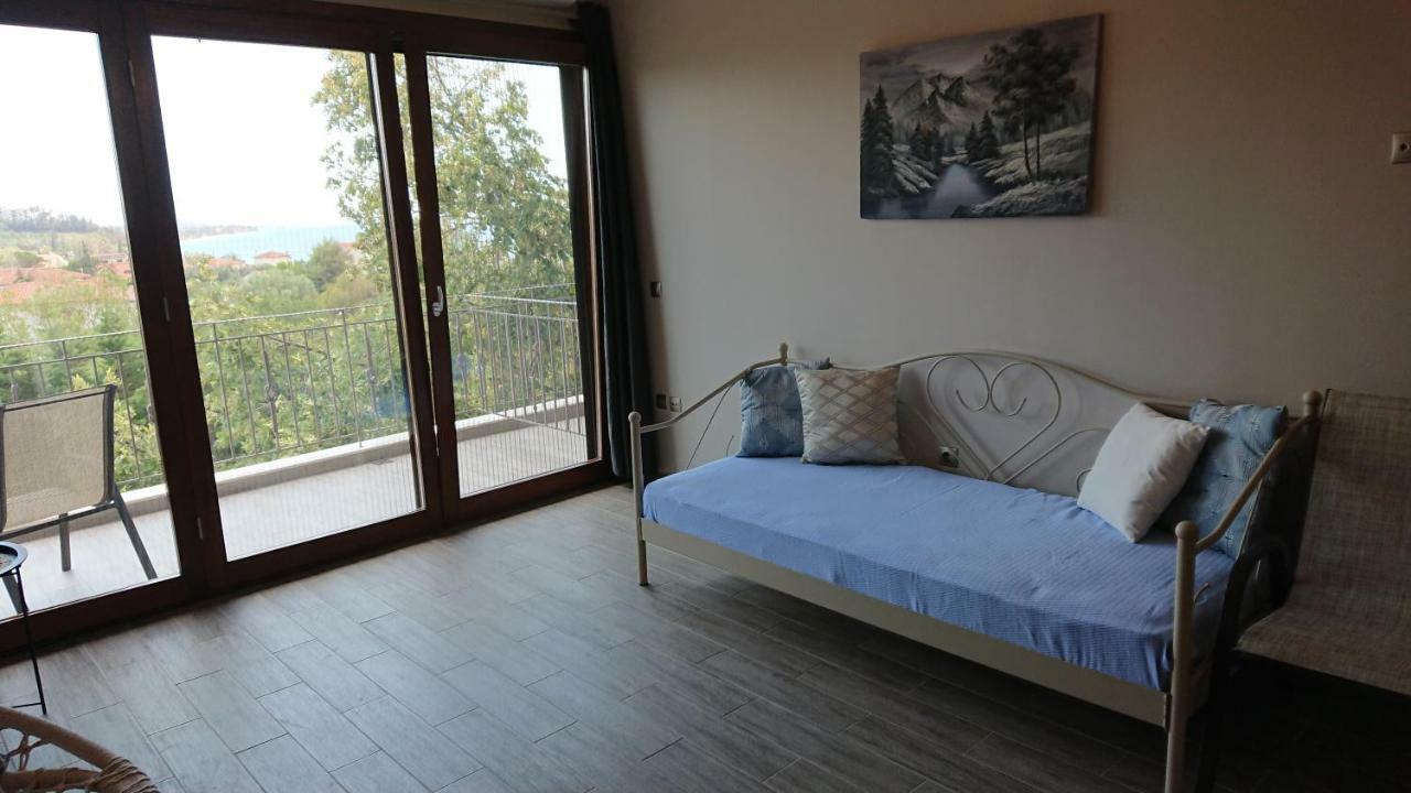 Apartamento Stone House With Seaview Nea Poteidaia Exterior foto